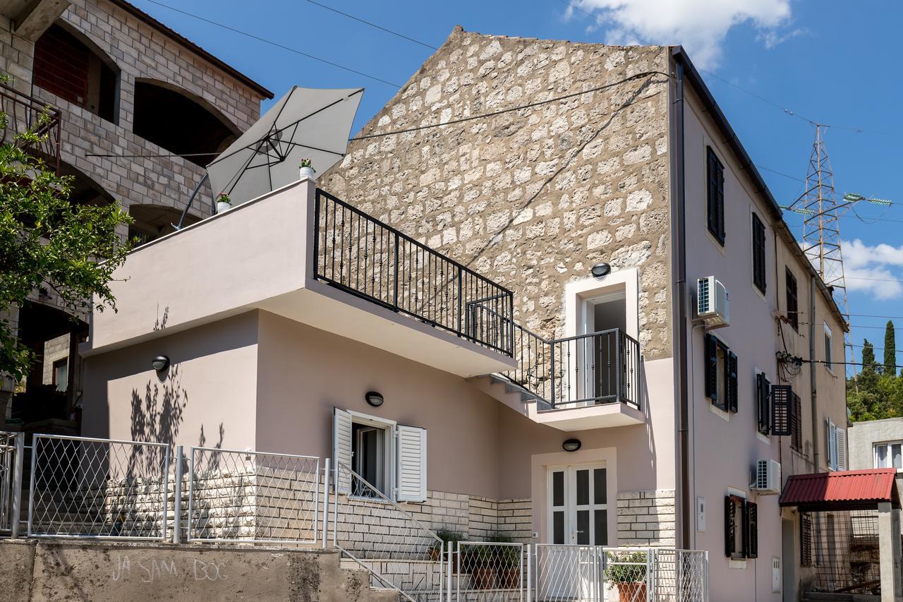 Holiday Home Monika Ston Bagian luar foto