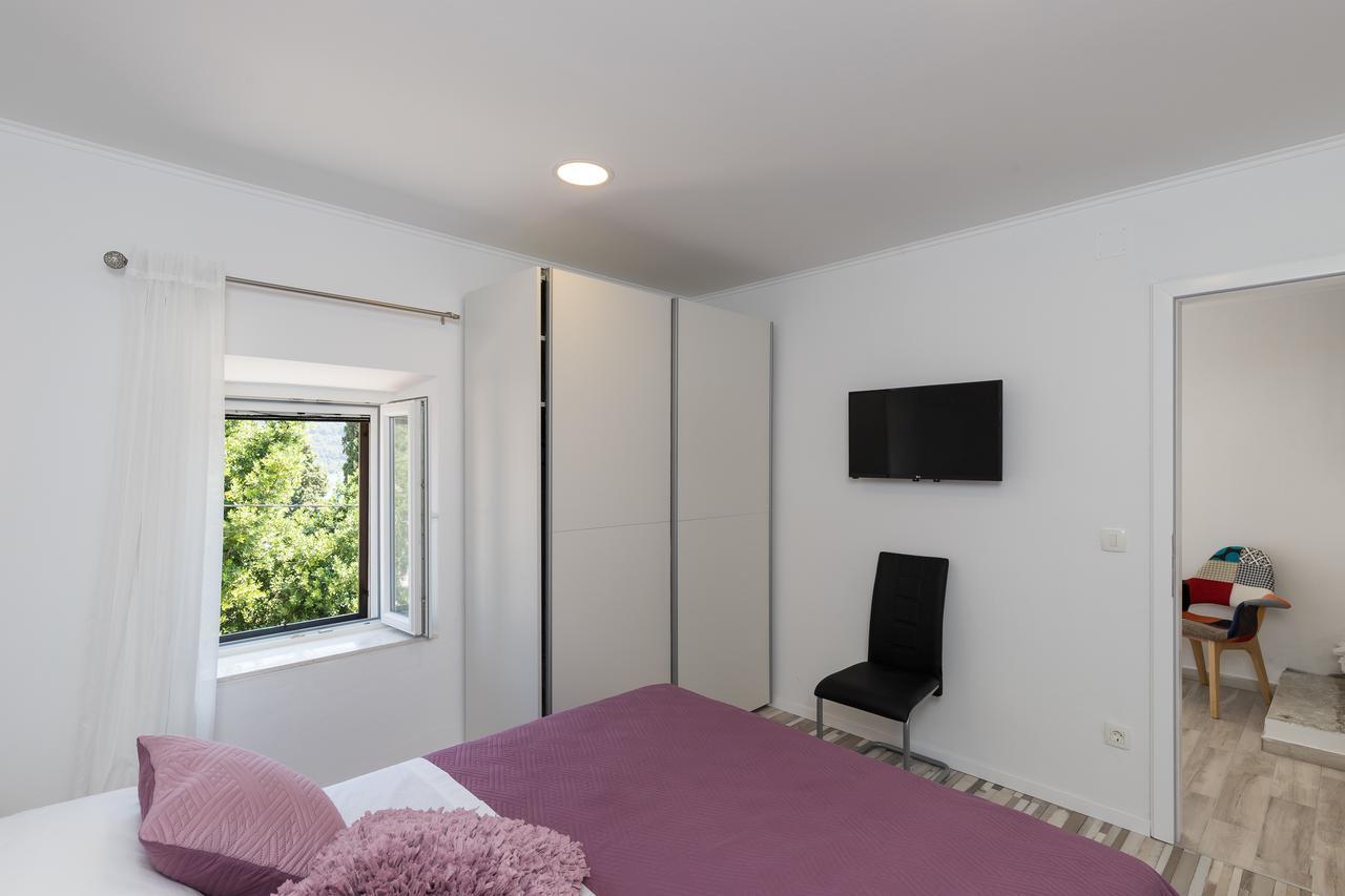 Holiday Home Monika Ston Bagian luar foto