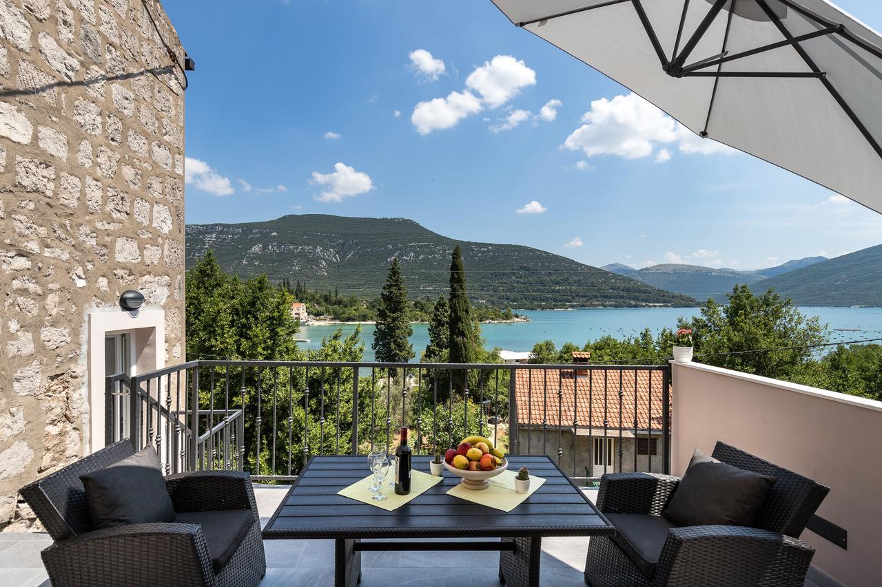 Holiday Home Monika Ston Bagian luar foto