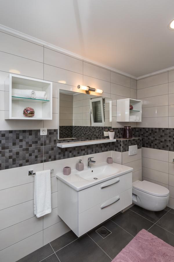 Holiday Home Monika Ston Bagian luar foto