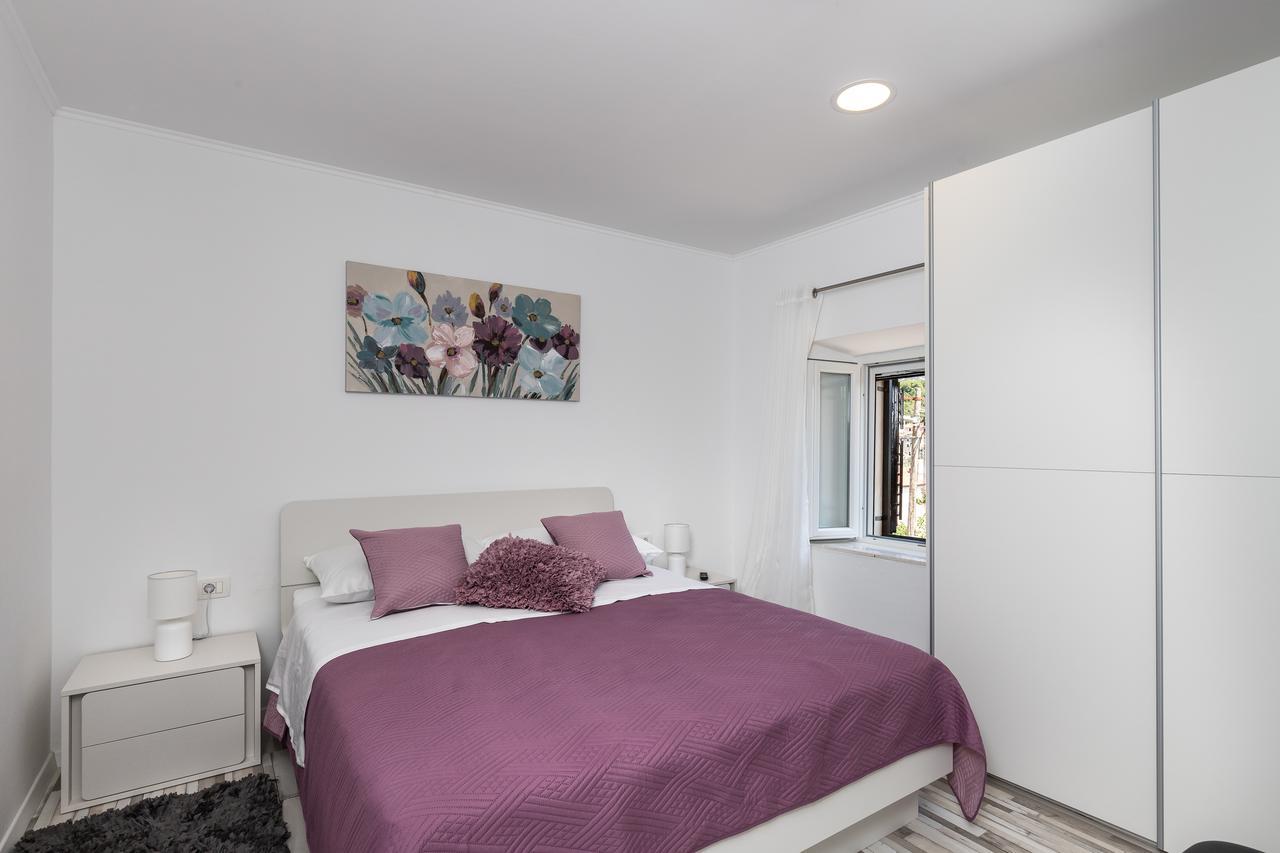 Holiday Home Monika Ston Bagian luar foto