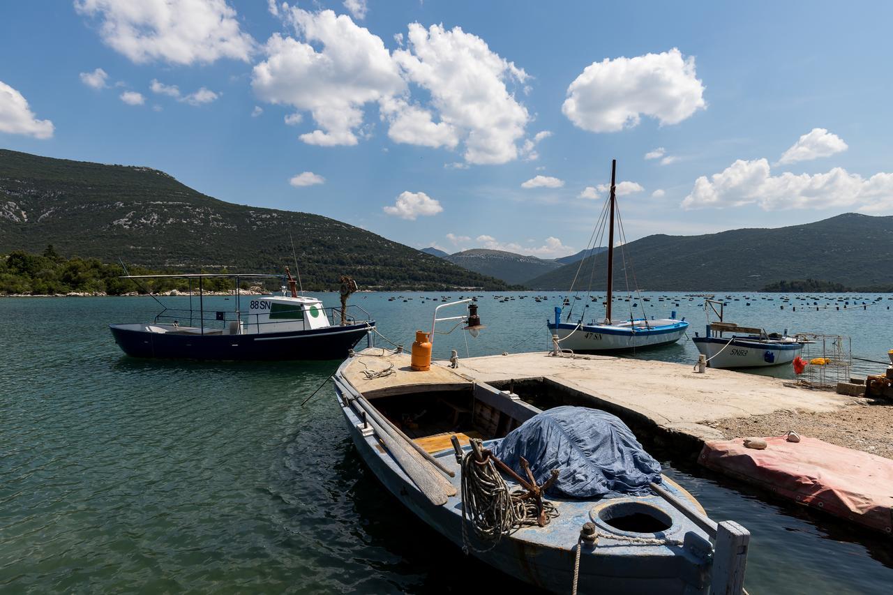 Holiday Home Monika Ston Bagian luar foto